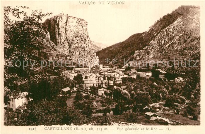 Castellane Vue Generale et le Roc Vallee du Verdon
