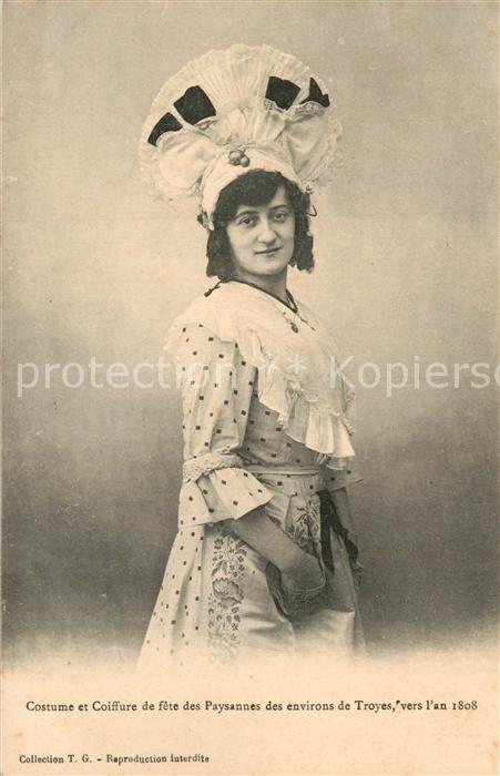 Troyes Aube Costume et Coiffure de fête des paysannes vers 1808 Trachten