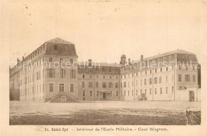 Saint-Cyr-l Ecole Interieur de l’Ecole Militaire Cour Wagram