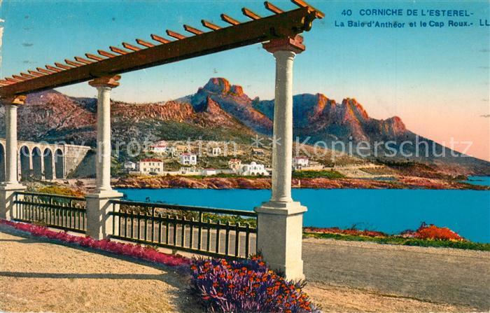 Corniche de l-Esterel La Baie d’Antheor et le Cap Roux