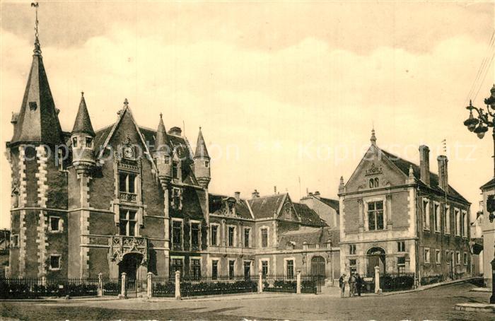 Etampes Hotel de Ville Vieille et curieuse Mais