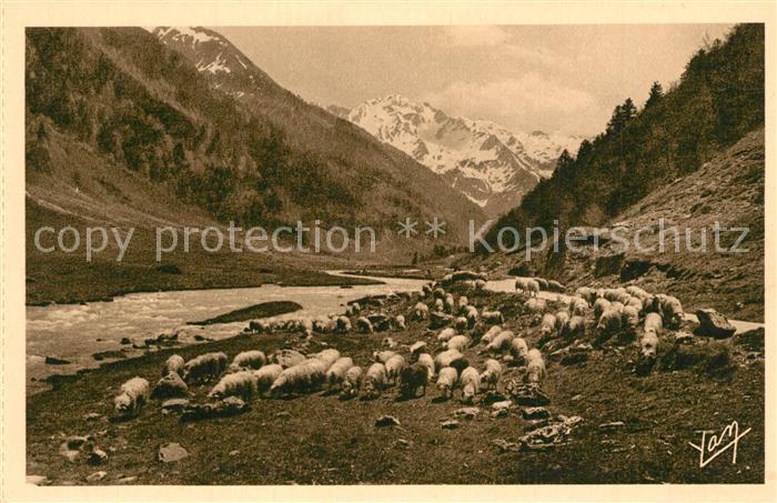 Eaux-Chaudes Les Route aux bains de Panticosa par Gabas et le Col du Pourtalet
