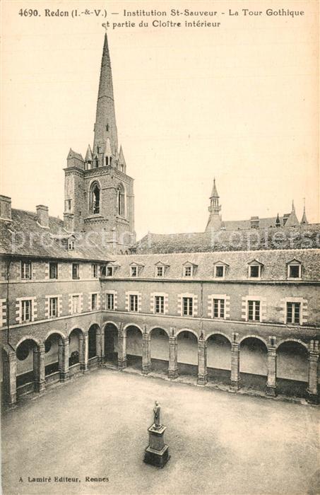 Redon Institution Saint Sauveur Tour Gothique Cloître intérieur Monument