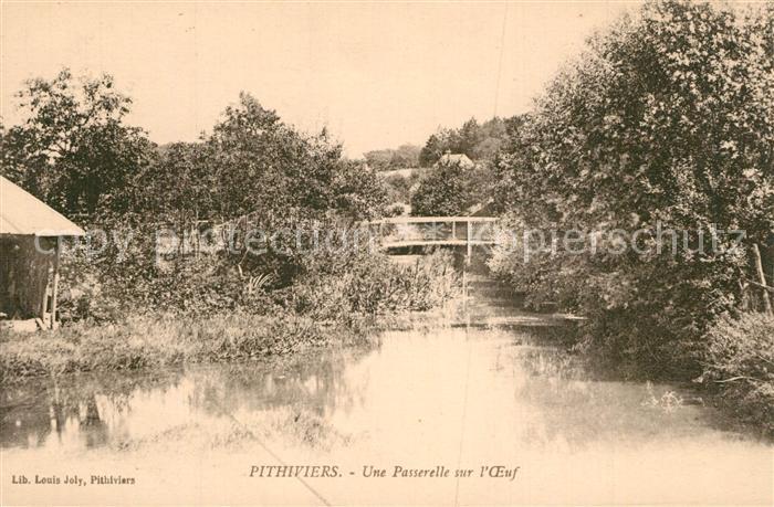 Pithiviers Loiret Une passerelle sur l'Oeuf