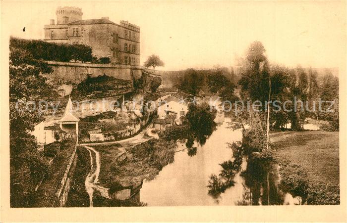 Bourdeilles Chateau vue prise des Terrasses
