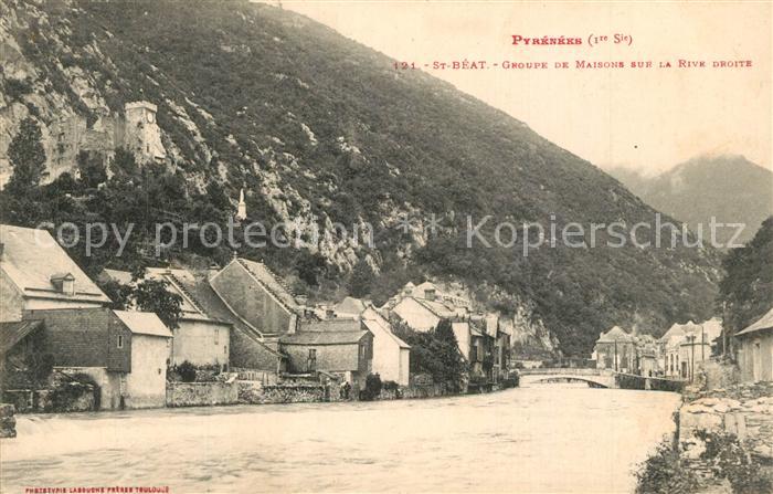 Saint-Beat Groupe de Maisons sur la rive droite Pyrénées