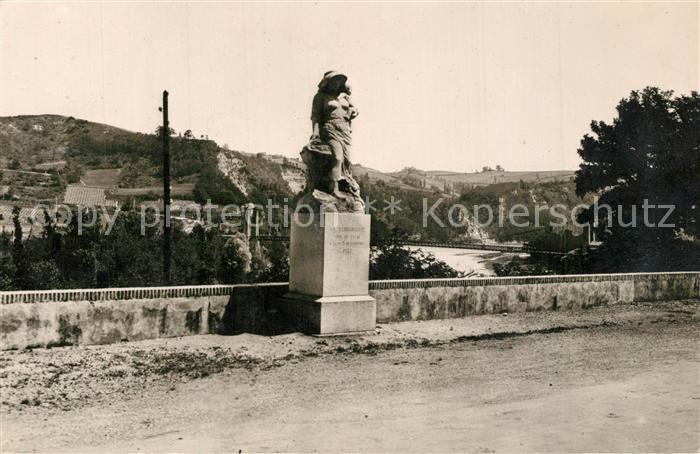 Carbonne La Vendangeuse Monument Statue