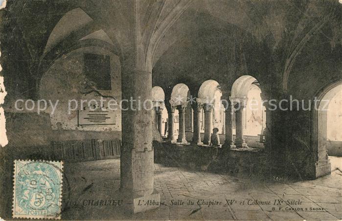 Charlieu Abbaye Salle du Chapitre XVe et Colonne
