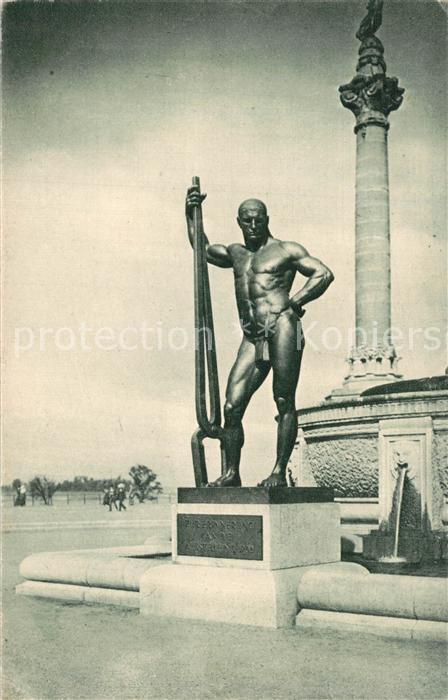 Duesseldorf Seitenfigur am Industriebrunnen