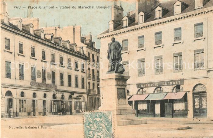 Pau 64 Place Gramont Statue du Marechal Bosquet