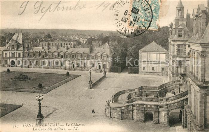 Fontainebleau Seine et Marne Chateau Cour des Adieux