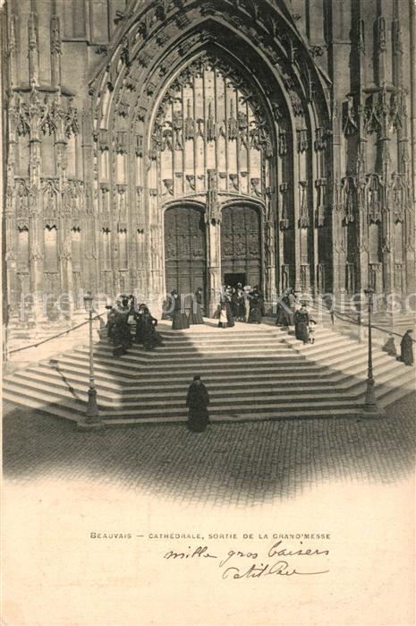 Beauvais 60 Cathedrale Sortie de la Grand Messe