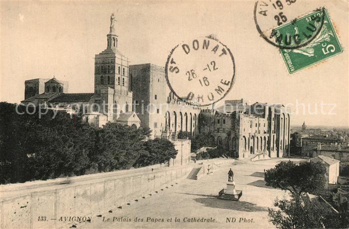 Avignon Vaucluse Palais des Papes et la Cathedrale