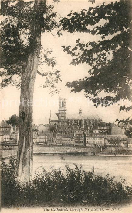 Nevers 58 Vue sur la Cathedrale vers les Acacias