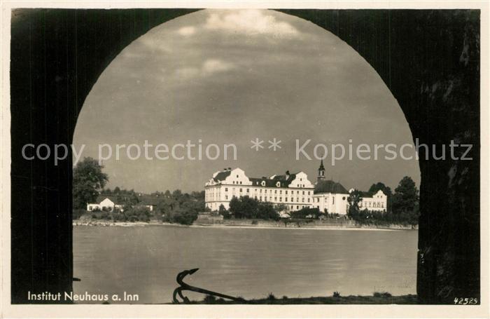 Neuhaus Inn Durchblick zum Institut