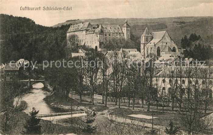 Schleiden Eifel Blick ueber die Olef zum Schloss