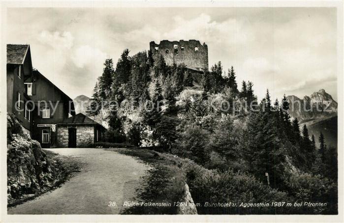 Pfronten Ostallgaeu Bayern Ruine und Burghotel Falkenstein mit Aggenstein