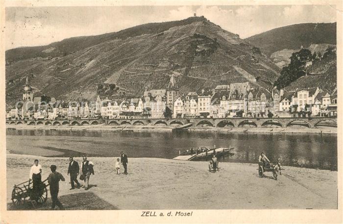 Zell Mosel Uferpartie an der Mosel Faehre Weinberge