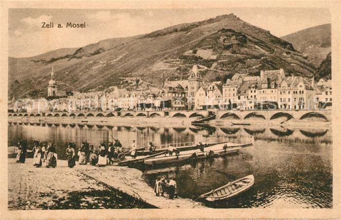 Zell Mosel Uferpartie an der Mosel Faehre