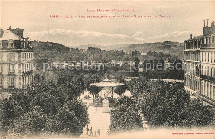 Pau 64 Vue Plongeante sur la Place Royale Chaine