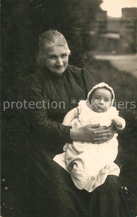 Friedberg Hessen Alte Frau mit Kind