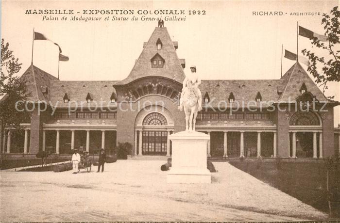 Exposition Coloniale Marseille 1922  Palais de Madagascar Statue du General