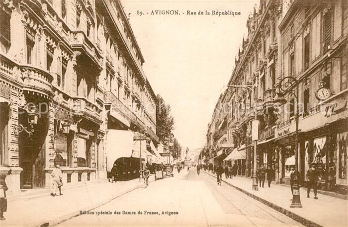 Avignon Vaucluse Rue de la République