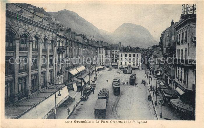 Grenoble La Place Grenette et le St Eynard