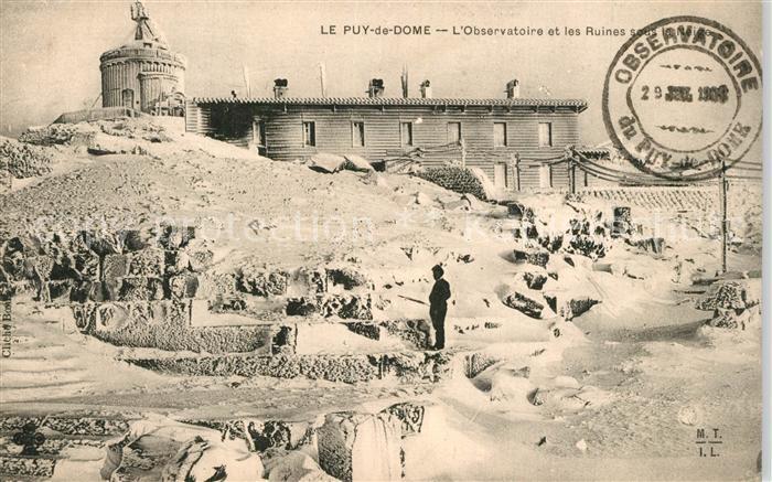 Le Puy de Dome Observatoire et les Ruines sous la Neige