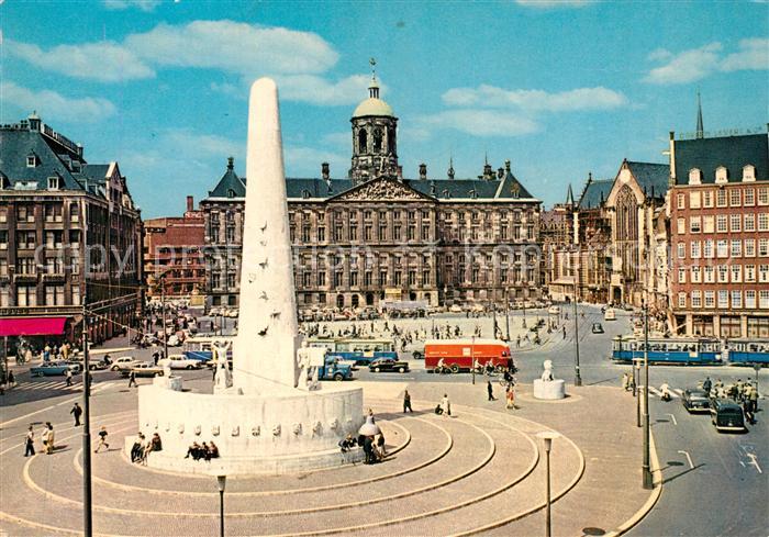 Amsterdam Niederlande Dam met Koninklijk Paleis en Nationaal Monument