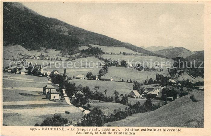 Le Sappey-en-Chartreuse Isere Station estivale et hivernale au fond Col de l'Eme