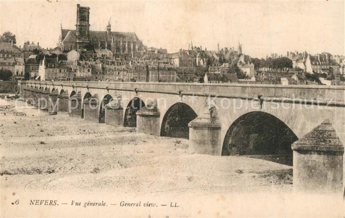 Nevers 58 Pont Vue sur la ville Eglise