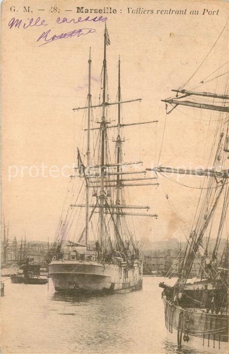 Marseille Bouches-du-Rhone Voiliers rentrant au port