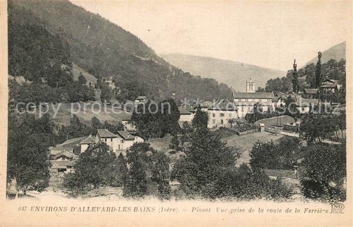 Pinsot Vue prise de la route de la Ferrière
