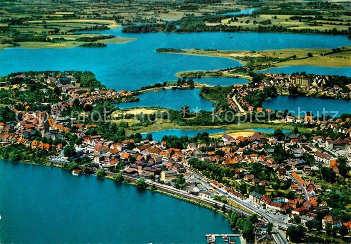 Ploen See Seenlandschaft Holsteinische Schweiz Fliegeraufname