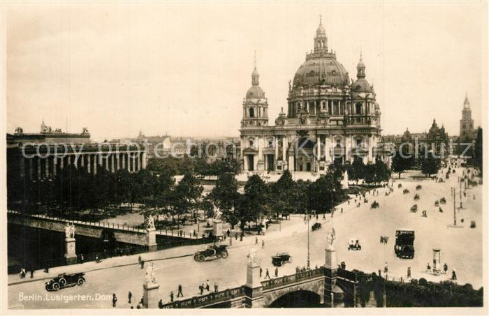 Berlin Berliner Dom Lustgarten Schlossbruecke