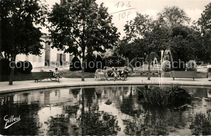 Saint-Jean-d Angely Un coin du jardin public
