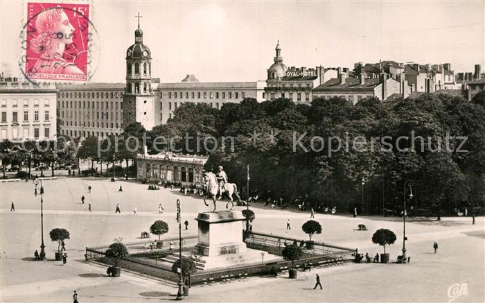 Lyon France Place Bellecour et nouvel Hotel des Postes