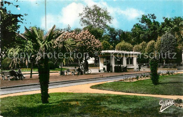 Saint-Jean-d Angely Un Coin du Jardin Public la Gare routiere