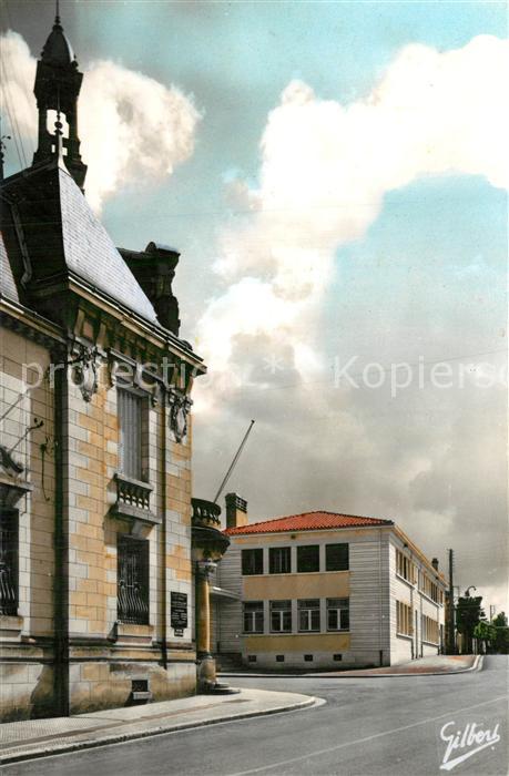 Jonzac Un coin de la Caisse d’epargne et du nouveau Groupe Scolaire