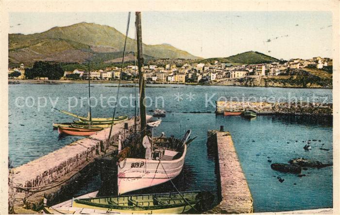 Banyuls-sur-Mer Un coin du Port et Vue generale