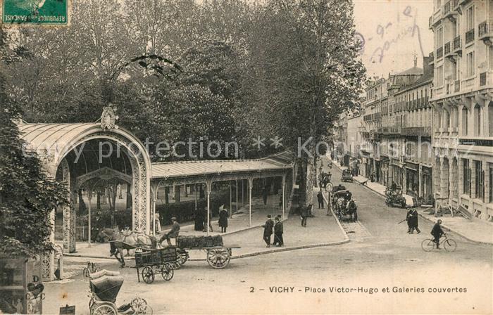 Vichy Allier Place Victor Hugo et Galeries couvertes