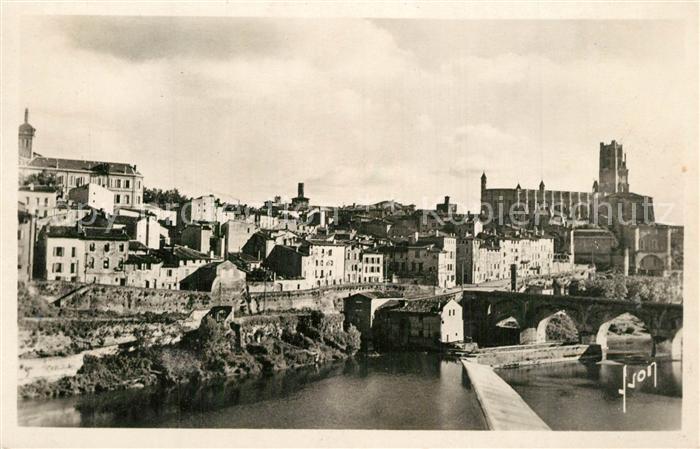 Albi Tarn Le pont vieux et la Cathedrale Ste Cecile