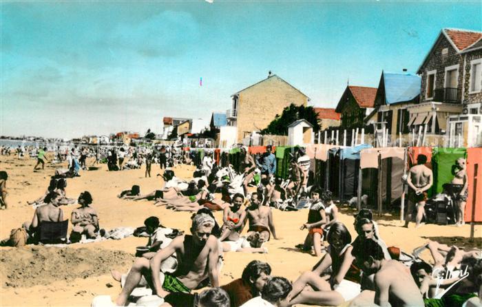 Chatelaillon-Plage Bains de soleil sur la plage