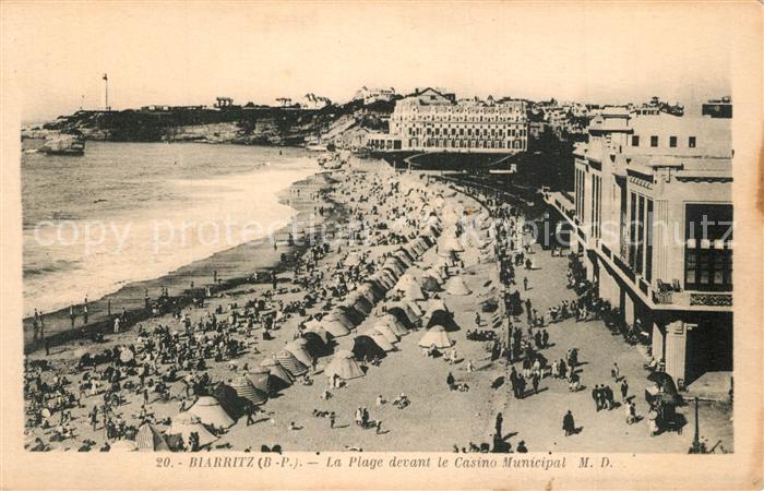 Biarritz Pyrenees Atlantiques La Plage devant le Casino Municipal