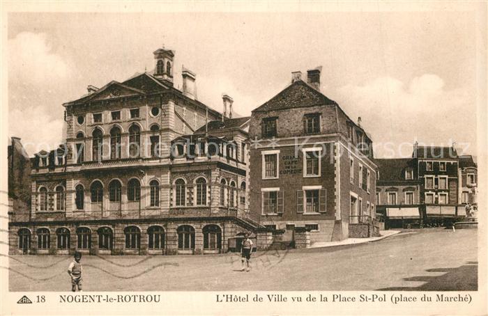 Nogent-le-Rotrou Hotel de Ville vu de la Place St Pol