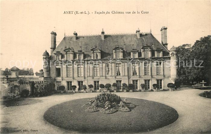 Anet Facade du Chateau vue de la Cour