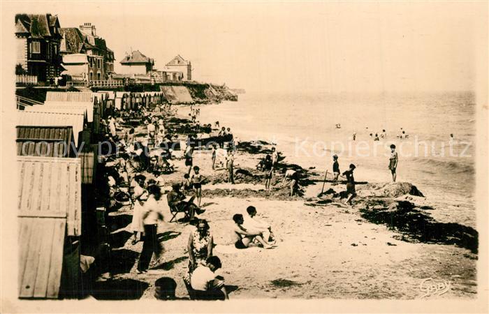 Lion-sur-Mer La Plage et les falaisses