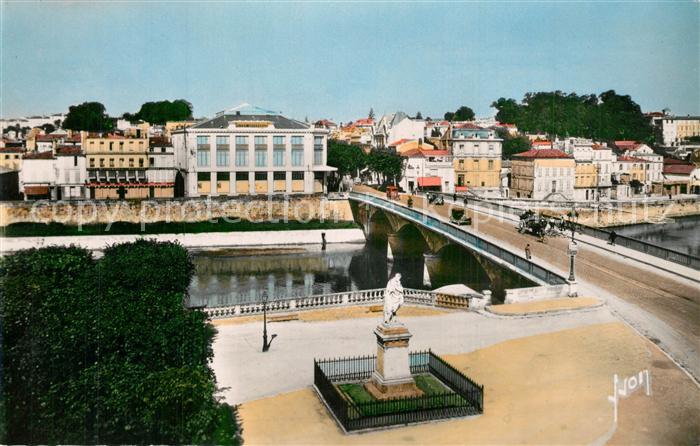 Saintes Charente-Maritime Place Bernard-Palissy