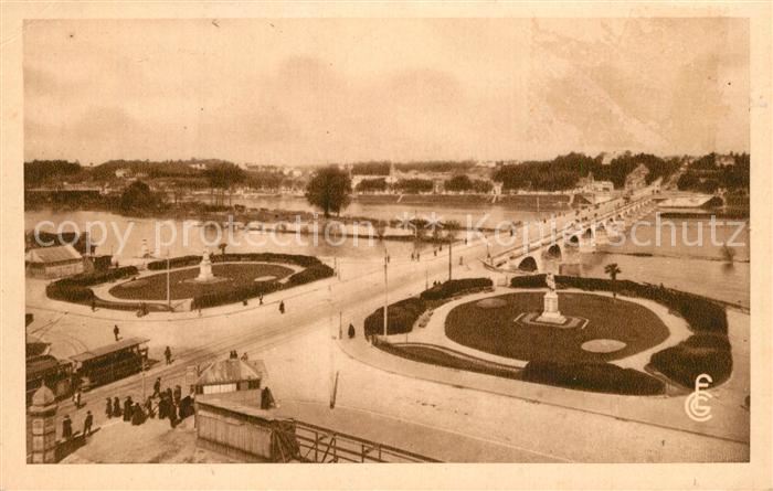 Tours Indre-et-Loire Squares Descartes et Rabelais Pont de P